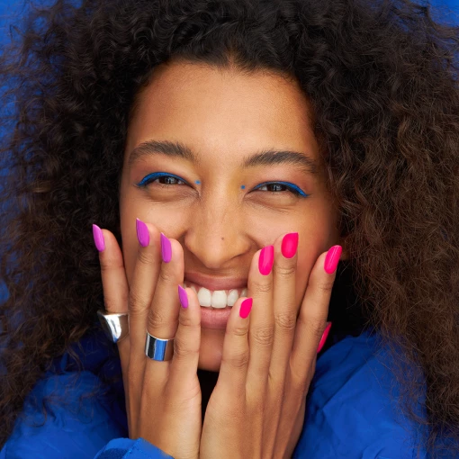Kolorowa rewolucja na Twoich paznokciach - odkryj❄️ zimową kolekcję Modern Colours ❄️